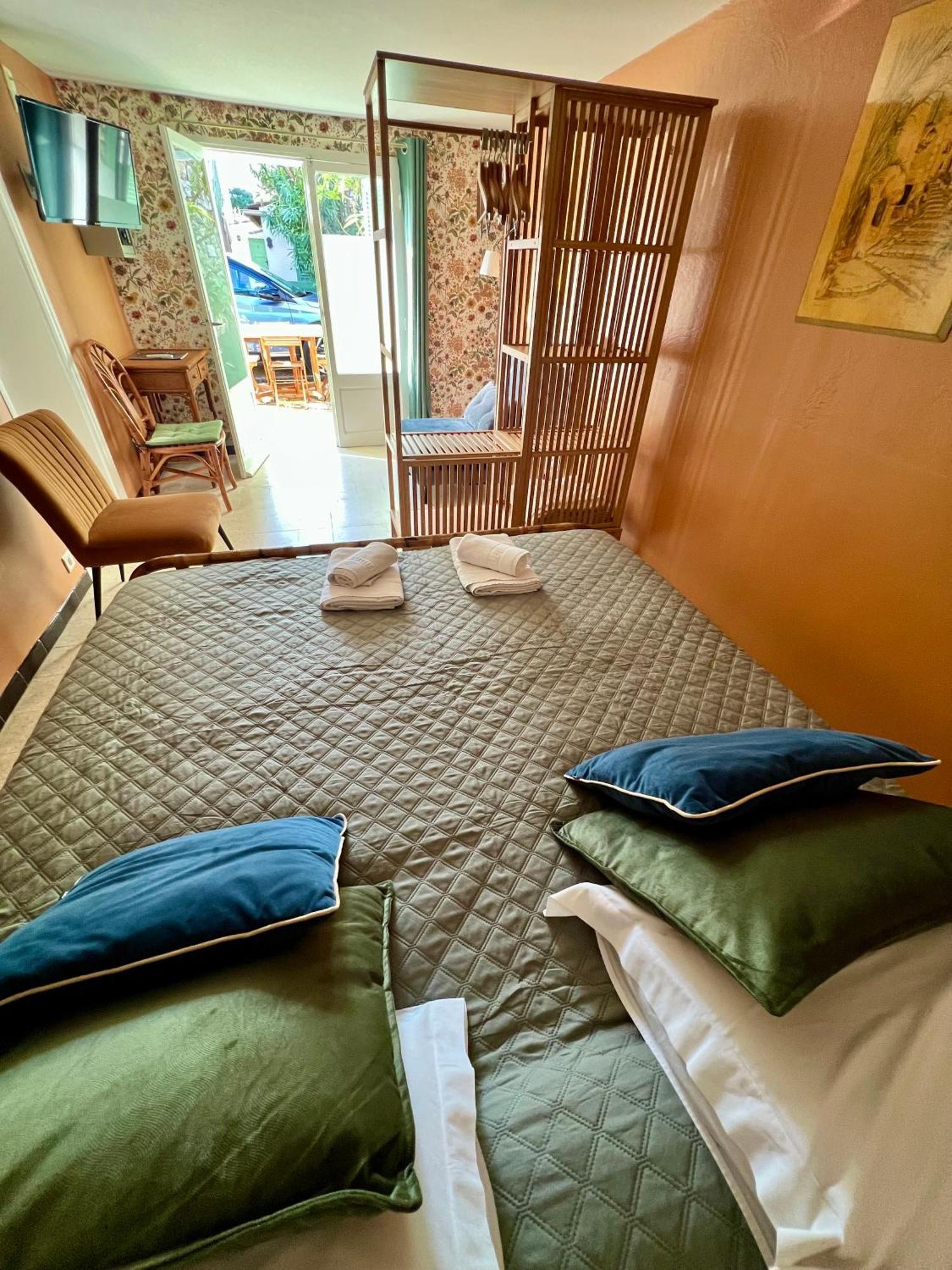 Hotel Le Ponteil Antibes Buitenkant foto